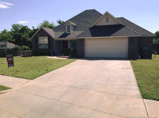 3909 S Maple Ave, Sand Springs, OK 74063