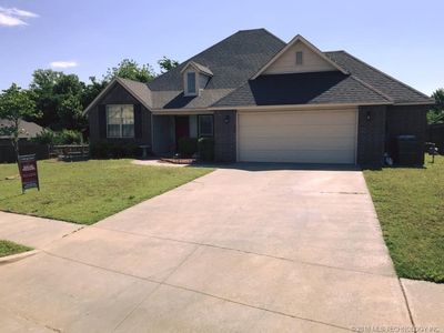 3909 S Maple Ave, Sand Springs, OK, 74063