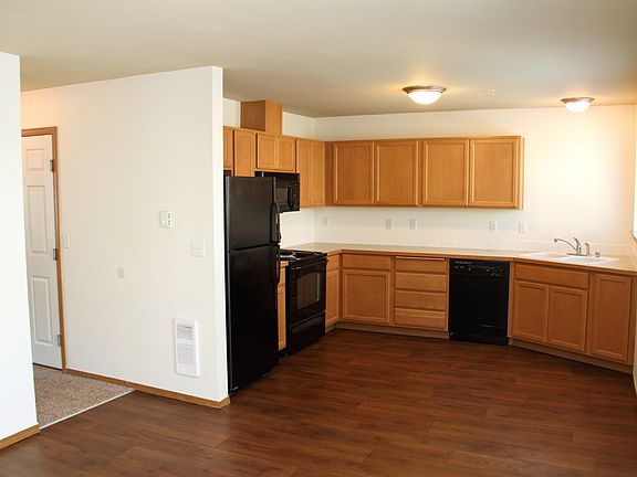 4th image of 10520 140th St Ct E Unit 36