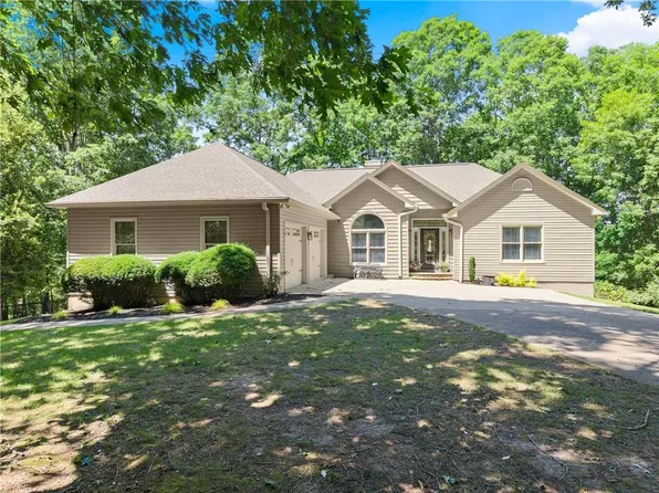 3652 Shady Oak Trl, Gainesville, GA 30506