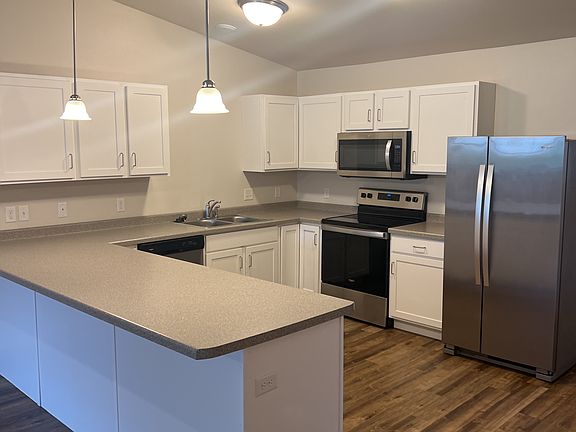 3rd image of 414 Wells St #414