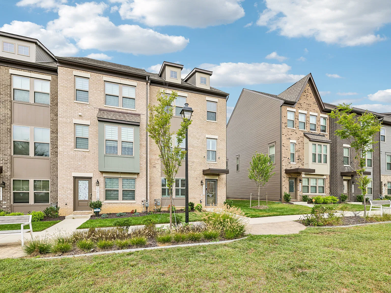 4 bed, 2400 sqft, $3,350 — Photo 1