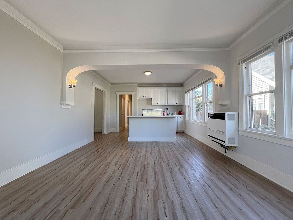 1st image of 920 N Park Cir #923