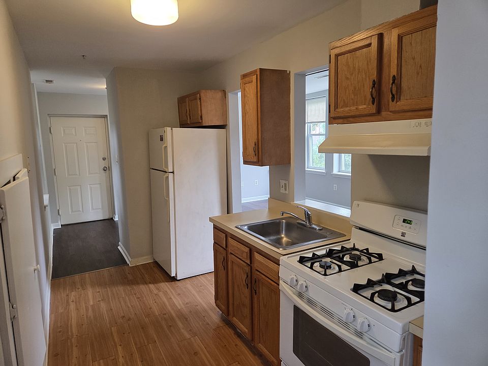 1st image of 1216-1218 W Fayette St #201