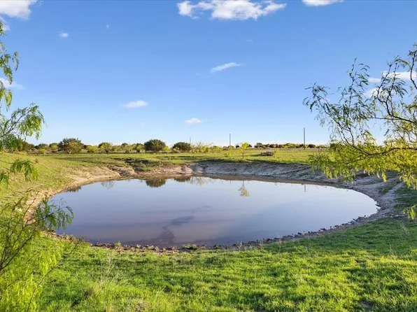 198 Cherry Laurel Ln, Lampasas, TX 76550