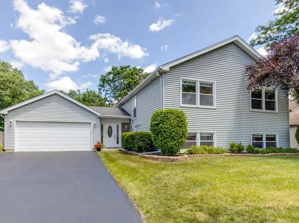 730 Trailside Dr, Lake Zurich, IL 60047