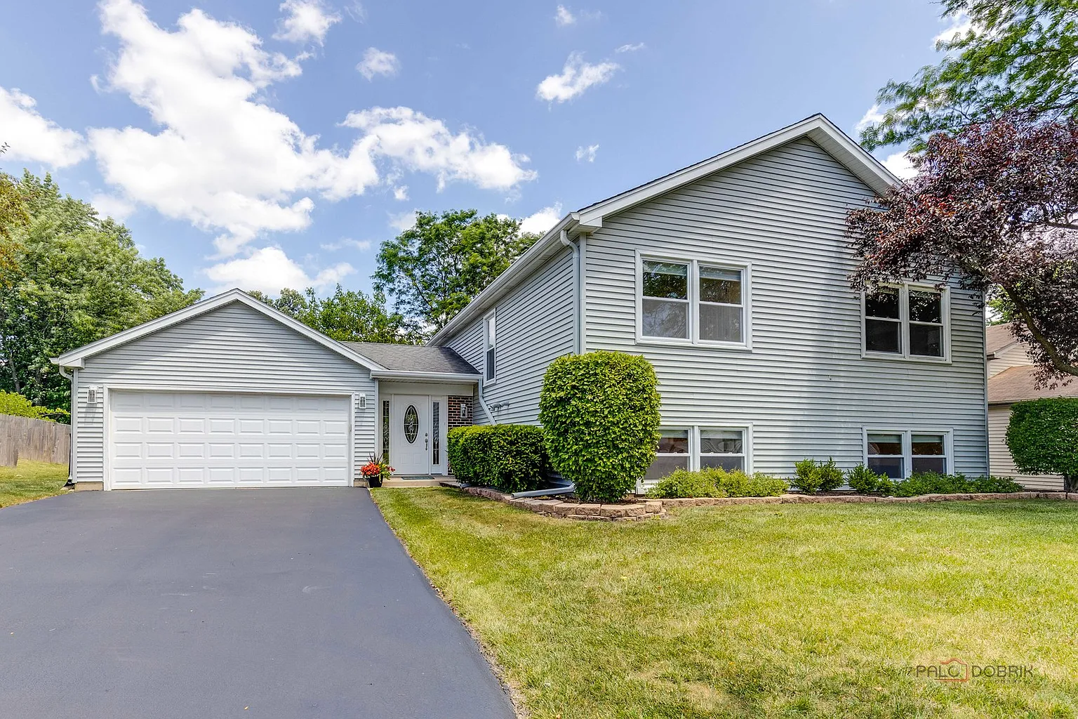730 Trailside Dr photo 1