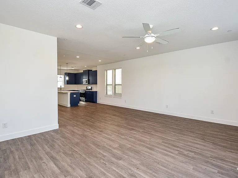 18708 Centro Main St — Photo 10