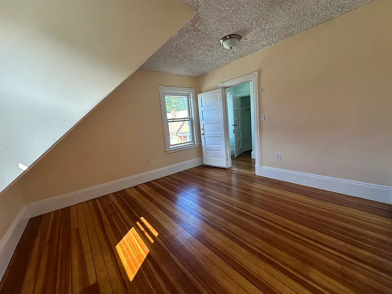 31 Walter St — Photo 5