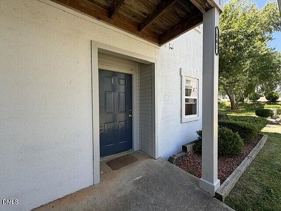 3rd image of 2506 Avent Ferry Rd APT 101