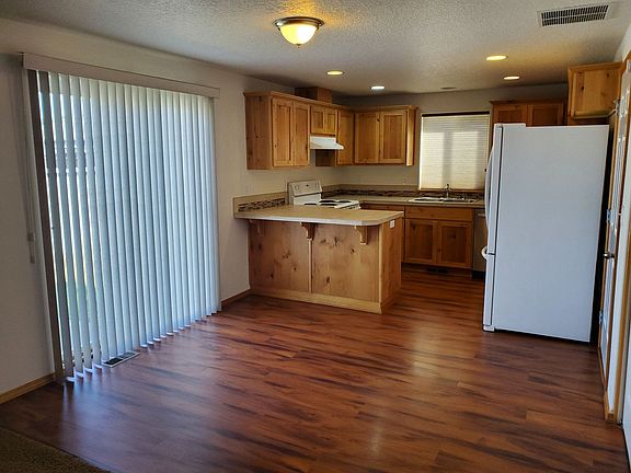 5th image of 3259 E McKern Pl