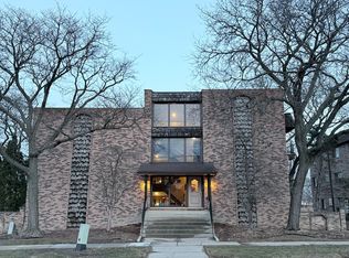 17745 Rosewood Dr APT 2A, Lansing, IL 60438