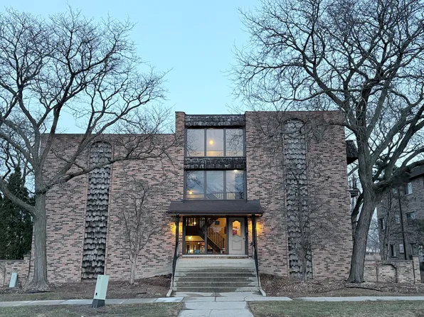 17745 Rosewood Dr APT 2A, Lansing, IL 60438