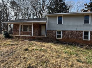 402 Friendly Pooch Ln, Pittsboro, NC 27312