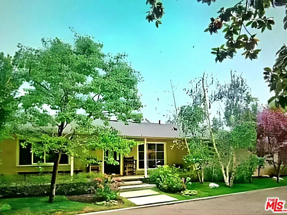 13324 W Sunset Blvd