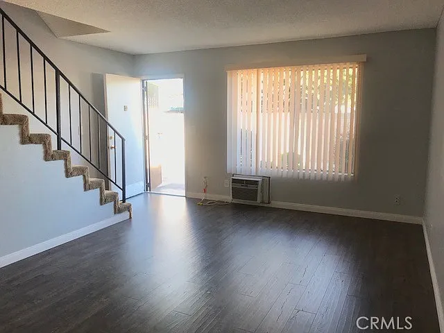 9136 Walnut St — Photo 2