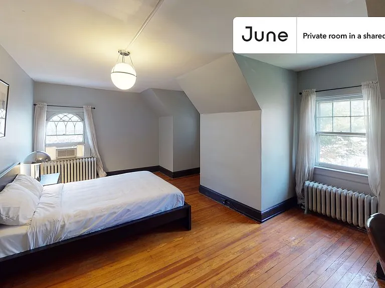 2270 Cathedral Ave NW #3-A — Photo 1