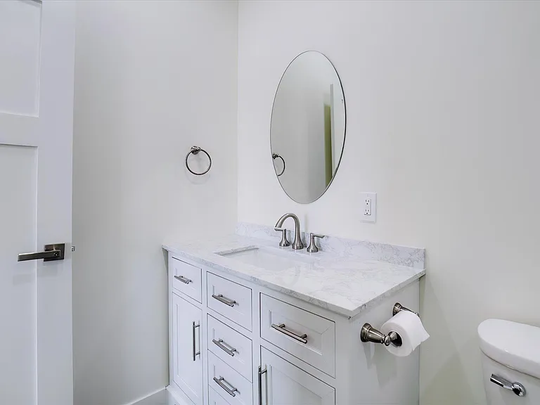 303 N 3rd St #1 — Photo 11