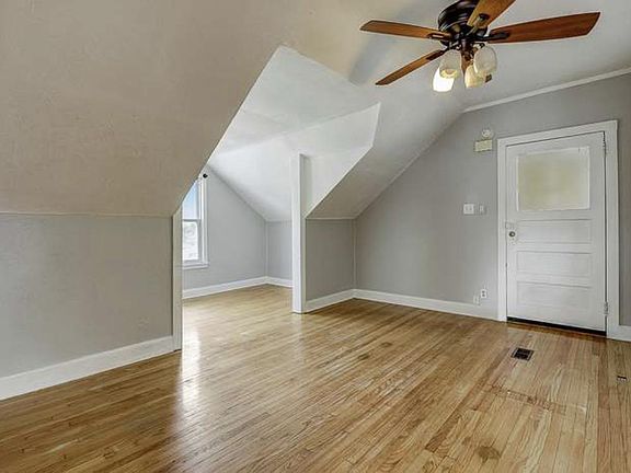 5th image of 5327 N Natoma Ave #2
