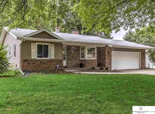 8035 Spaulding Cir, Omaha, NE 68134