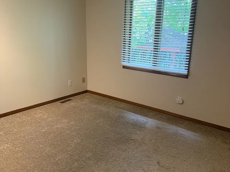 75 Golfview Cres — Photo 11