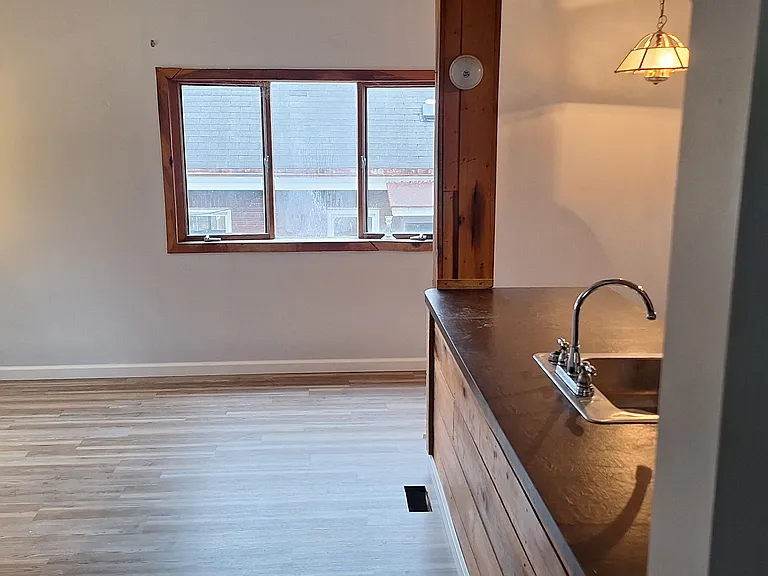 15 Beyrleye Ave — Photo 4