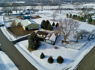 1504 Lee Ln, Spring Grove, IL 60081