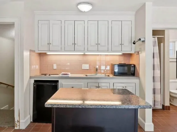 100 Hardy Rd, Falmouth, ME 04105