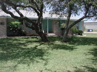 106 Bishop Rd, Rockport, TX 78382