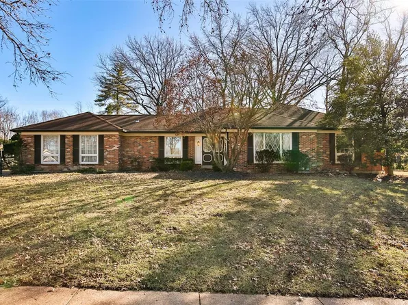 438 Forsheer Dr, Chesterfield, MO 63017