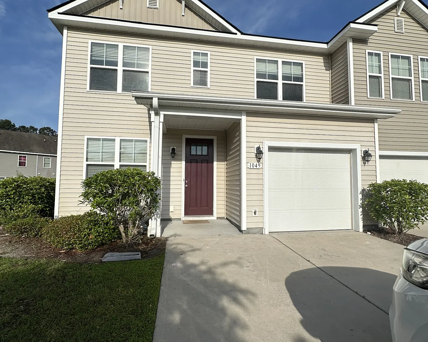 4 bed, 3.5 bath, 1942 sqft, $2,600 — Photo 1
