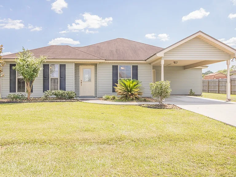 926 Lillian Michel Dr — Photo 2