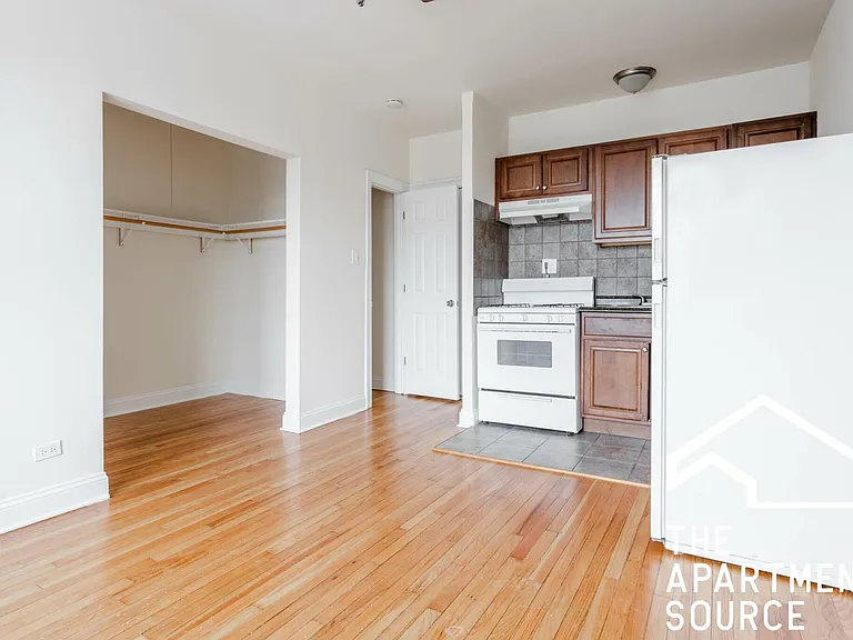 2733 N Milwaukee Ave #217 — Photo 3