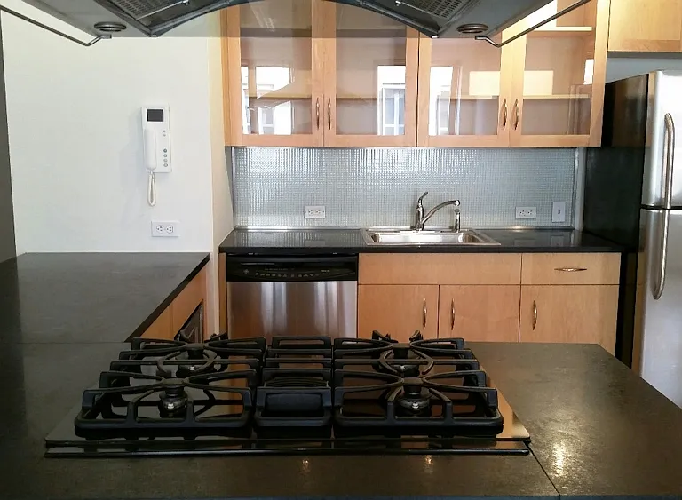 217 Front St #5C — Photo 3