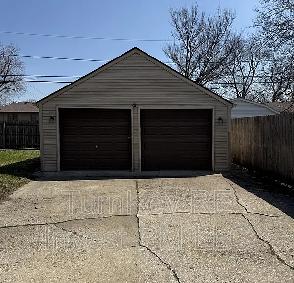 18343 Oakwood Ave #1 — Photo 2