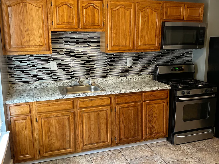 2652 Harlem Ave — Photo 4