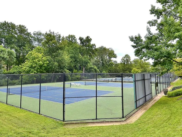 5705 Chapman Mill Dr #150 — Photo 21