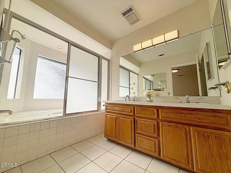 210 W Woodruff Ave — Photo 18
