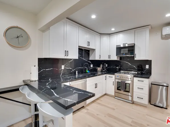 9040 Phyllis Ave APT B, West Hollywood, CA 90069