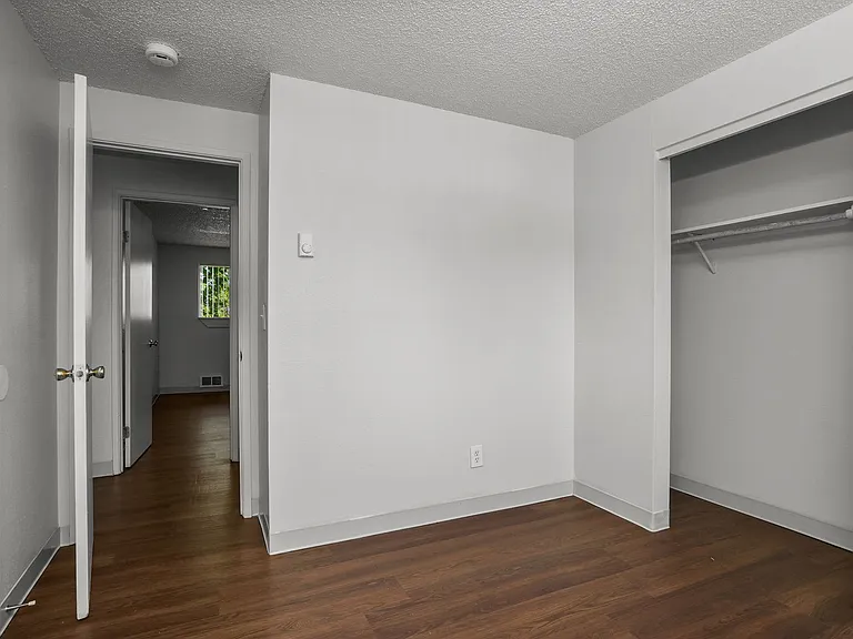 484-Parkway Apartments — Photo 12