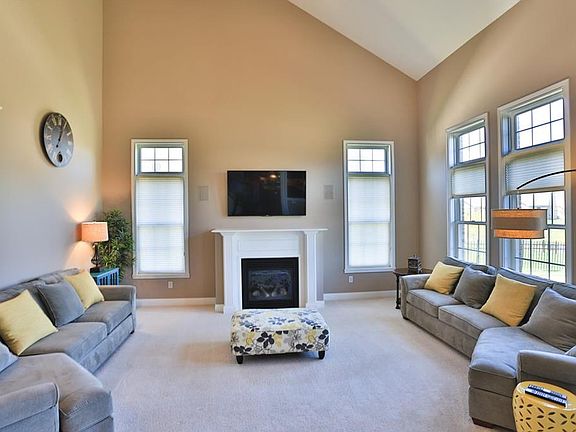 3rd image of 6822 W Thornebush Dr