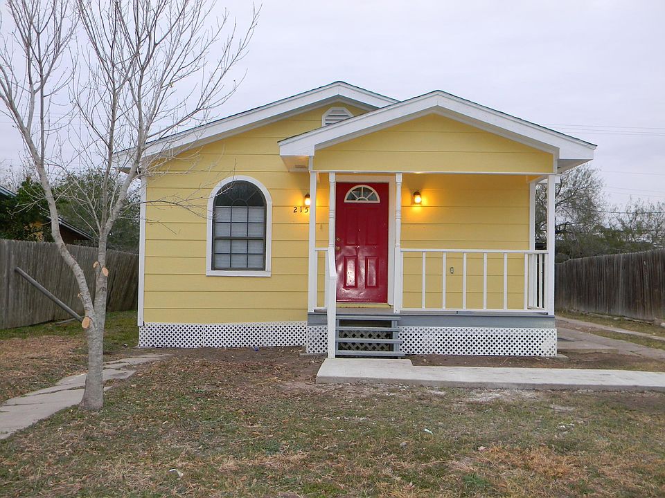 1st image of 215 Poinciana Dr