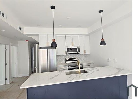 2nd image of 2230 Nicholson St SE #2
