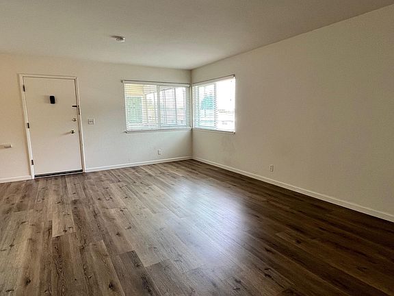 4th image of 1984 Latham St #32