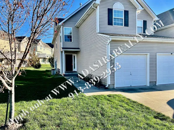 2141 SW Rambling Vine Rd, Lees Summit, MO 64082