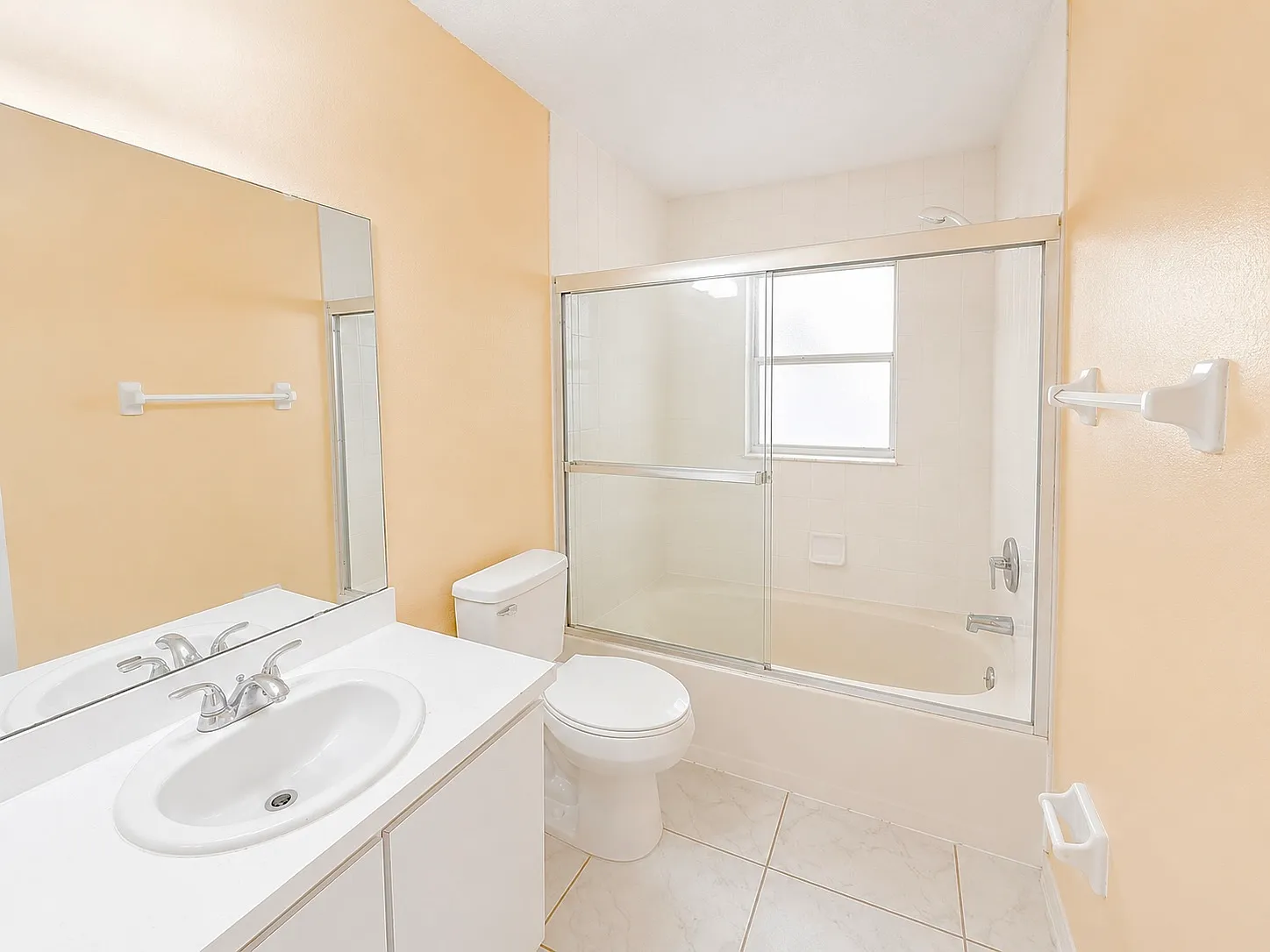 3 bed, 1170 sqft, $2,650 — Photo 3