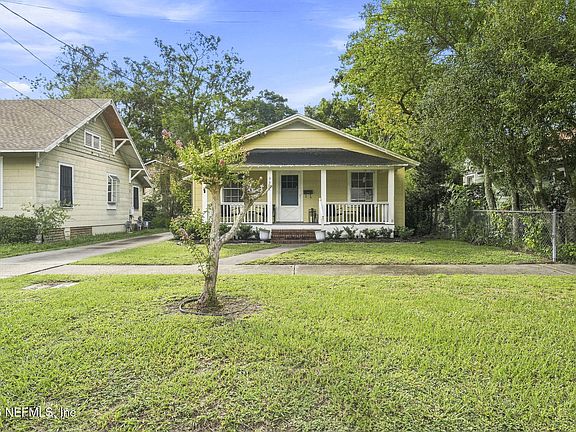 3rd image of 3674 WALSH Street