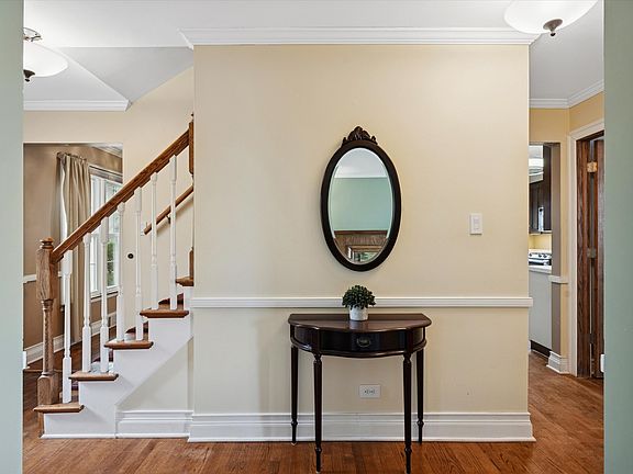 2nd image of 1636 E Jonquil Ter