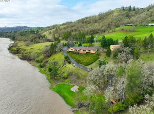 14895 N Bank Rd, Roseburg, OR 97470