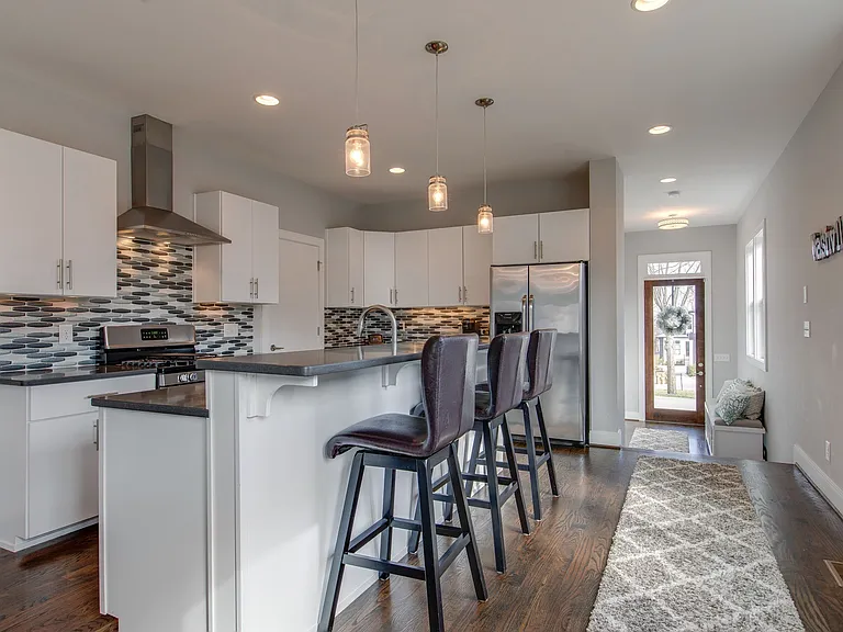 2815 W Kirkwood Ave #B — Photo 8